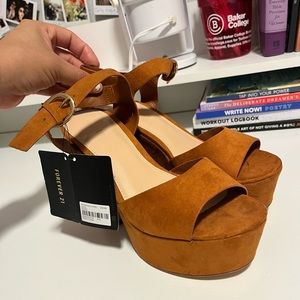 Platform Sandals 🤍
